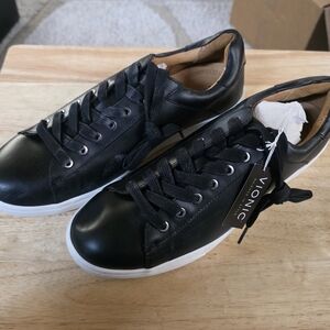 Men's Vionic Black Leather Sneakers